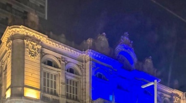 La Casa de las culturas se iluminó de azul para conmemorar el día mundial de concienciación sobre el autismo