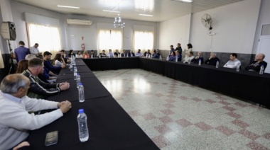 Kicillof se reunió con representantes del sector industrial en Olavarría