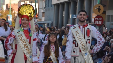 Berisso vivió a pleno el desfile de cierre de la Fiesta del Inmigrante