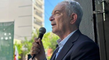 Alak le prometió a la militancia "reconstruir el municipio"
