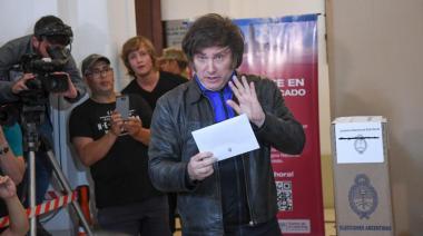 Milei insiste en agitar la idea de un "fraude" que sus apoderados nunca denunciaron