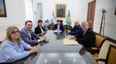 Kicillof firmó convenios para la compra de bienes de capital en tres municipios