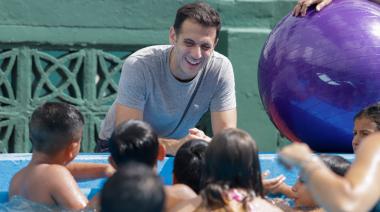 Julián Álvarez recorrió las sedes de la Colonia de Verano 2024