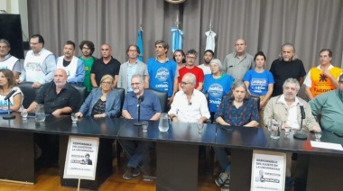 En conferencia de prensa el Frente Sindical de las Universidades Nacionales anunció un paro contra los recortes presupuestarios
