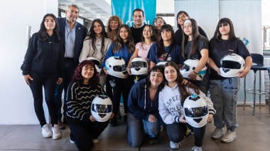 Entregaron  cascos a escuelas técnicas que participan del "Desafío ECO YPF"