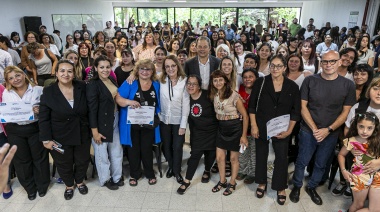Entregaron certificados a vecinos que completaron  diplomatura en UNAB