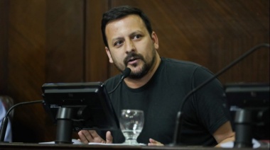 Emmanuel Santalla: "Como Lula en Brasil, nosotros también entendemos que prohibir el uso de celulares en las escuelas es positivo para el desarrollo educativo de nuestros chicos"