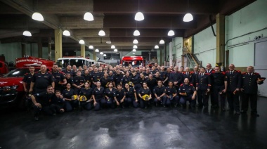 Nuevo camión cisterna para los Bomberos Voluntarios de Lanús