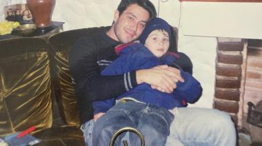 Iván Cassetta se sobrepuso al suicidio del padre, dejó el fútbol por  un esguince crónico, y hoy es un ascendente solista de música