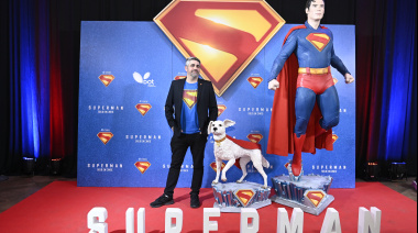 SUPERMAN: ¡las estatuas tamaño real estarán en los cines!