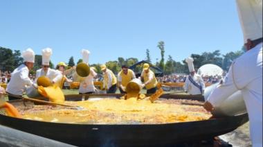 80 cocineros, más de 20 mil huevos y un récord mundial: así será la 24° Fiesta del Omelette de Pigüé