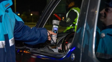 Gran operativo vial y de alcoholemia en la bajada de la autopista en Quílmes