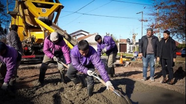 Mayra supervisó trabajos de bacheo de hormigón en Quilmes Oeste con fondos 100% comunales