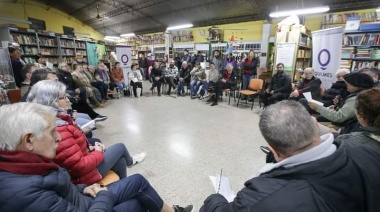 Mayra se reunió con vecinas y vecinos en la Sociedad de Fomento Don Bosco
