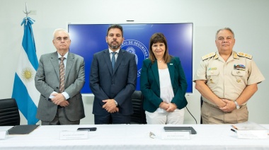 Patricia Bullrich anunció que habilita a Prefectura Naval a utilizar armas largas