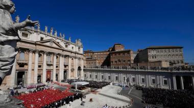 Multitud histórica en el Vaticano: el poder mundial se rinde ante el legado del Papa Francisco