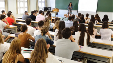 Conflicto salarial con universidades: Economía asegura que si no se pagan, es "por decisión propia de cada organismo"
