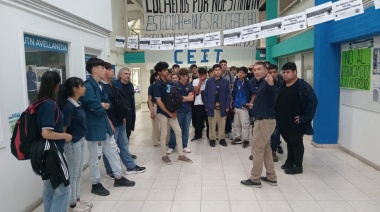Vinculación Universidad y Escuela: la Secundaria Técnica N.º 6 de Plátanos visitó la UTN Avellaneda