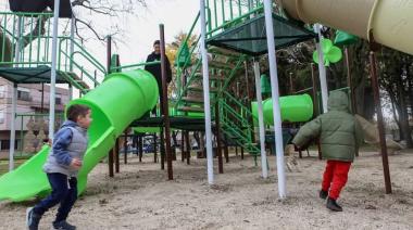 Mayra inauguró nuevos juegos inclusivos