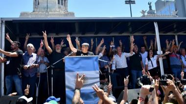 CGT, CTA y movimientos sociales pidieron "no traicionar" a trabajadores