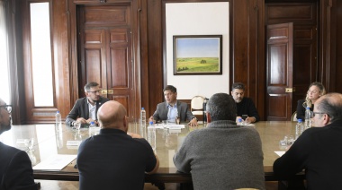 Kicillof y Cuattromo firmaron convenios con municipios para la compra de bienes de capital