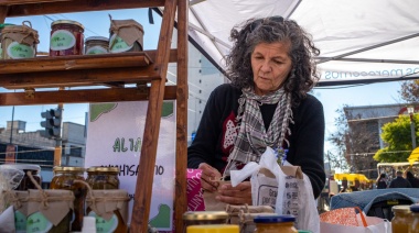 Llega una nueva edición de la feria Hecho en Lanús a las plazas Villa Obrera y San Martín