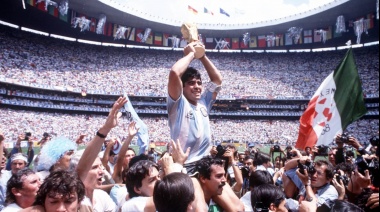 Café Cultural 'Había una vez Maradona' en Valentín Alsina