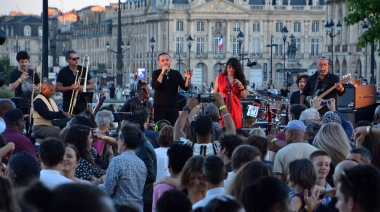 Gastón Pose & su mecánica francesa presentan 'Barcelone avec toi' ,'Mil Fronteras' .