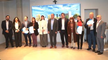 UFLO recibió el lote para su construir su edificio en el Polo Tecnológico de Neuquén