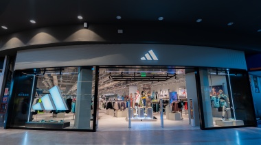 Adidas reabre su tienda en Alto Avellaneda