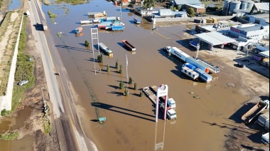 Temporal en Bahía Blanca: Ya casi no queda agua acumulada y buscarán reabrir las escuelas el miércoles