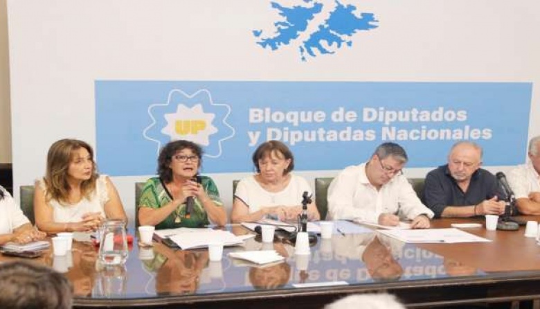 Jornada de trabajo contra el ajuste en educación de Milei: Encuentro del bloque de UP con CTERA y ministros provinciales