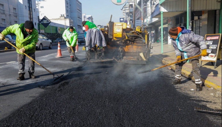 Lanús Gobierno continúa con el Plan de Bacheo y Repavimentación por las calles de la ciudad