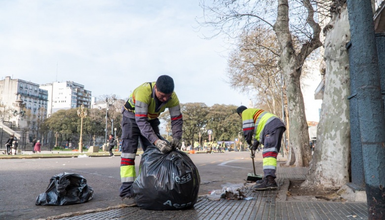No hay que sacar la basura porque este martes no habrá recolección - Databa
