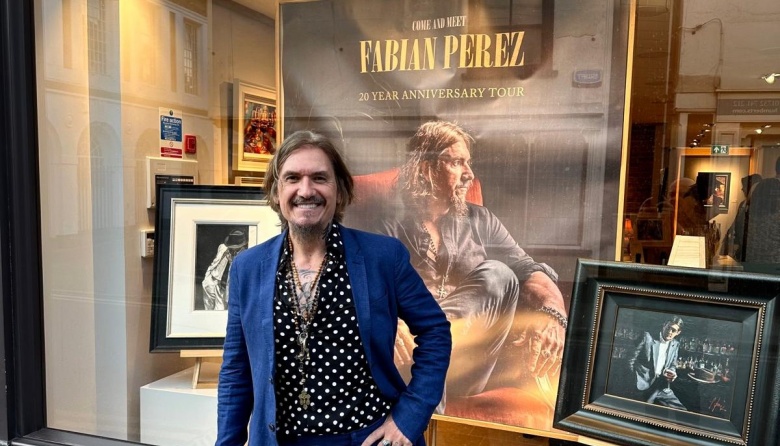 El retratista argentino Fabián Pérez hizo  una exitosa gira por 14 ciudades inglesas