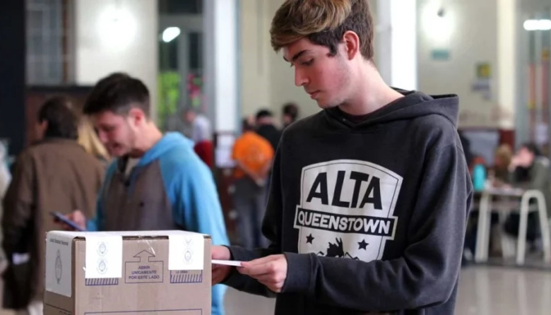 El primer voto, un compromiso de los más jóvenes
