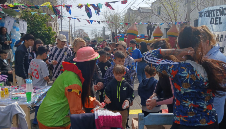 PORTEÑOS SOLIDARIOS DEL SUR  Festejo el mes de la niñez