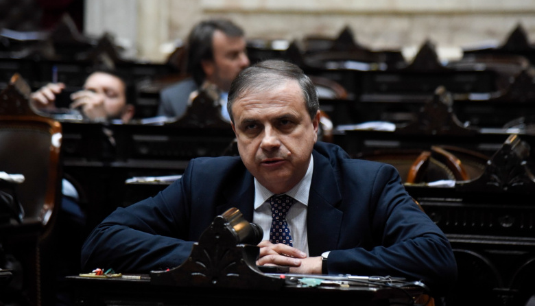 BRÜGGE PIDE A DIPUTADOS PROMOVER UNA ACCIÓN DE INCONSTITUCIONALIDAD CONTRA TRES DECRETOS QUE “VULNERAN LA SOBERANÍA DEL CONGRESO”