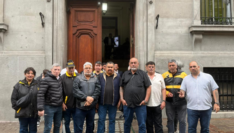 Los taxistas porteños redoblan su lucha contra la ilegalidad de las aplicaciones