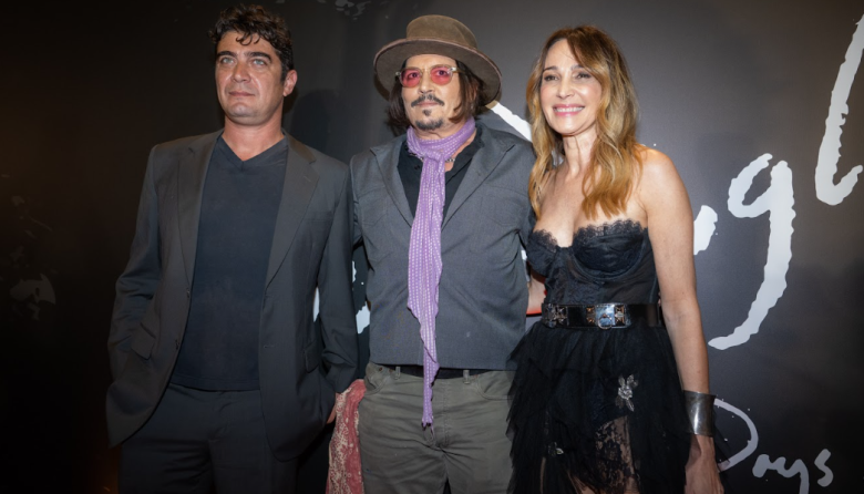El deslumbrante paso de Johnny Depp por la avant premiere de "Modigliani, tres días en Montparnasse" en Argentina