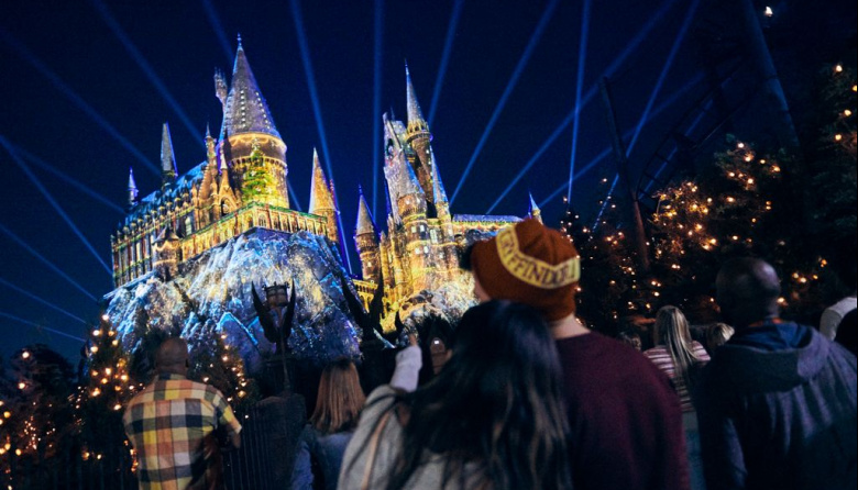 La temporada navideña de Universal Orlando Resort comienza hoy con una variedad de celebraciones en todo el destino