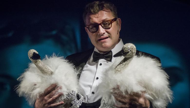 Gabriel Oliveri presenta una biografía musicalizada sobre la vida de Truman Capote