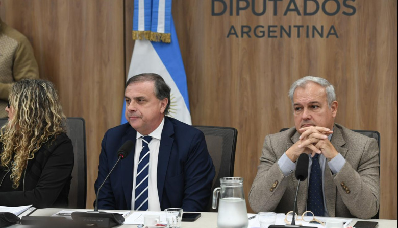 Brügge impulsa una ley para frenar los mecanismos adictivos de las plataformas y proteger a niños y adolescentes