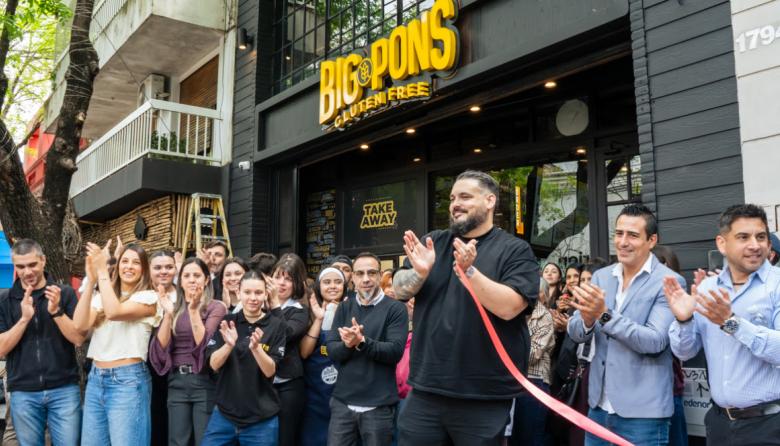Casi la mitad tiene dificultades para conseguir productos sin TACC: la primera cadena de hamburguesas del país abre un local 100% sin gluten