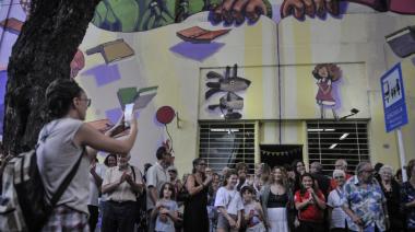 Un nuevo mural le devuelve su identidad a La Nube