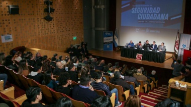 Julián Álvarez y el ministro Javier Alonso presentaron el Seminario Provincial de Seguridad Ciudadana en Lanús