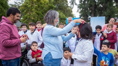 Más de 500 alumnos y alumnas de escuelas primarias participaron de una jornada de atletismo en el Parque General San Martín