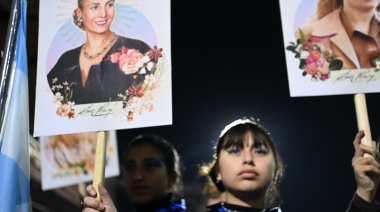 Kicillof participó de la Marcha de Antorchas en homenaje a Eva Perón