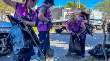 Importante operativo de limpieza en diferentes zonas del distrito,