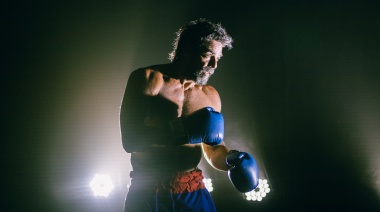 Luciano Castro llega al Teatro Picadero con 'CAER (y levantarse)' tras su éxito en Mar del Plata